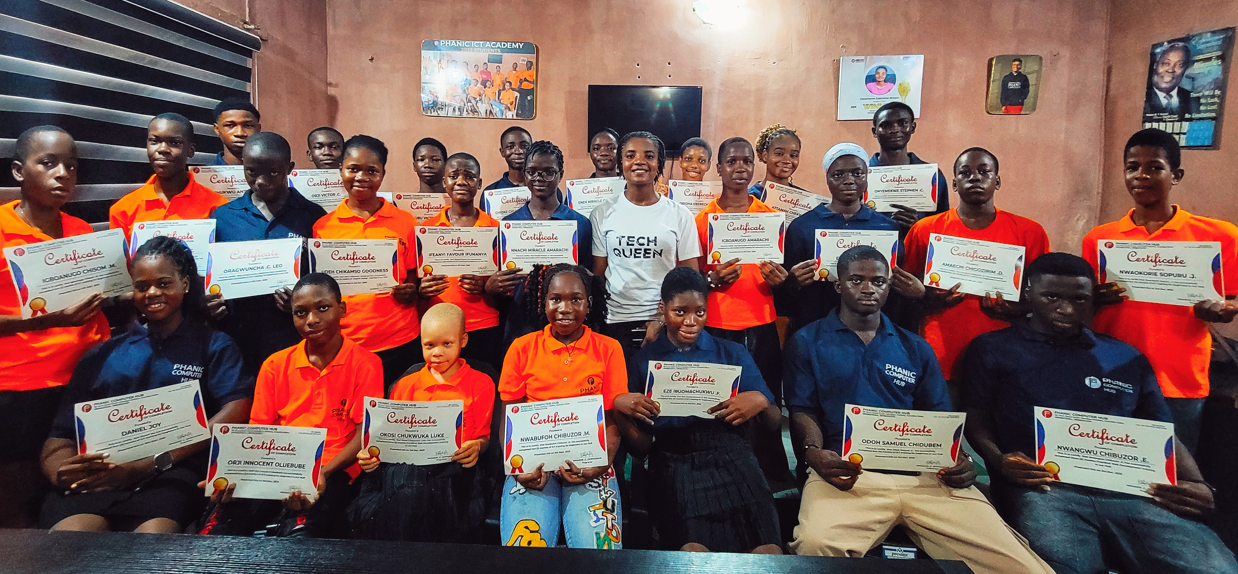 Students learning at Phanic Computer Hub